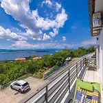 Estrella Villa